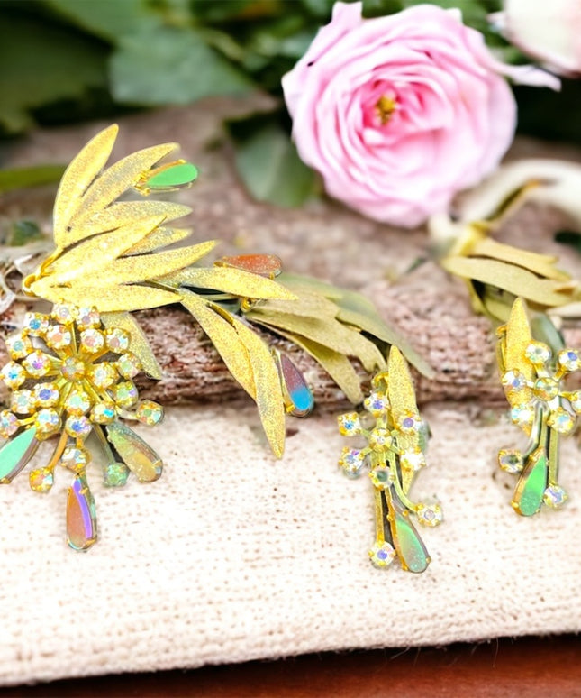 Lovely Vintage C1950s Triad Gold AB crystal fancy brooch set