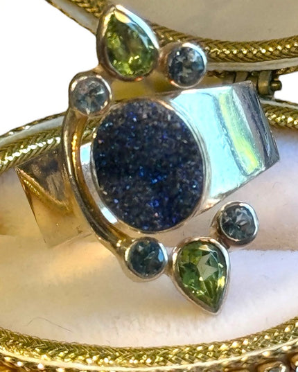 Lovely Sajen druzy & peridot Balenisian ring designer