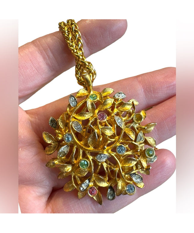 Stunning Ivana hold plated pendant and thick chain flower rhinestones pendant