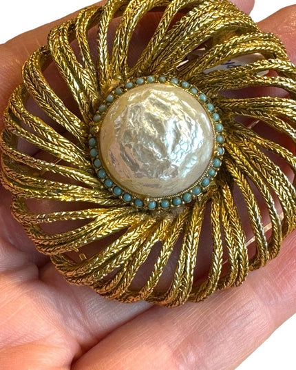 Stunning rare CAPRI brushed gold plt Faux pearl swirl textured flower brooch