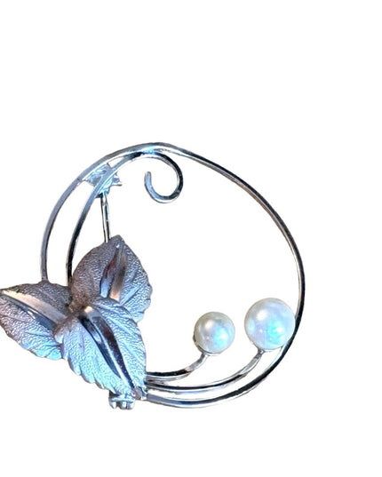 Lovely vintage Boyd Bond sterling silver 925 pearl flower brooxh