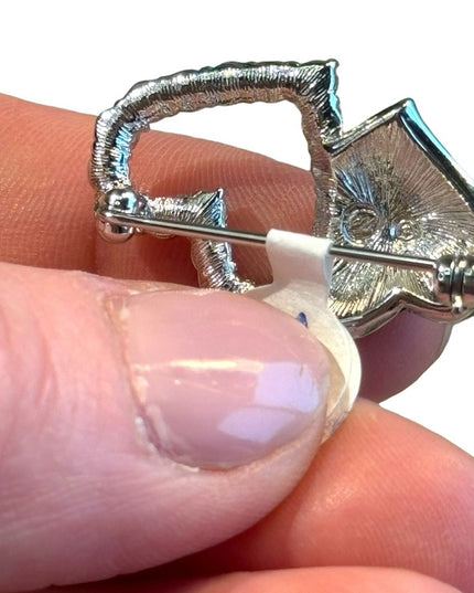 Lovely retired SWAROVSKI Authentic swan crystal hearts brooch silver finish