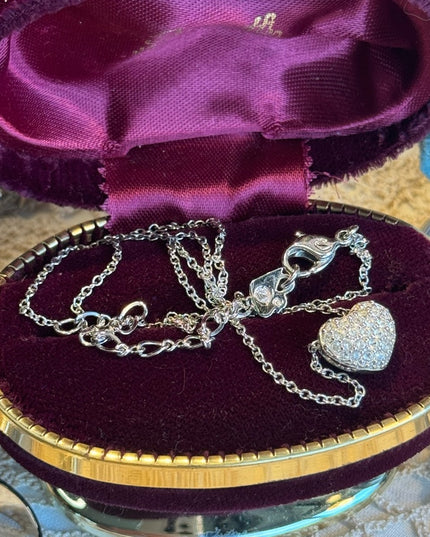 Lovely Swarovski crystal rhodium plate authentic swan heart necklace