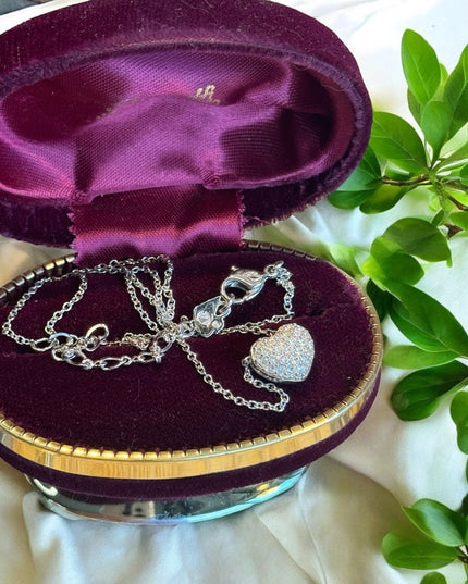Lovely Swarovski crystal rhodium plate authentic swan heart necklace