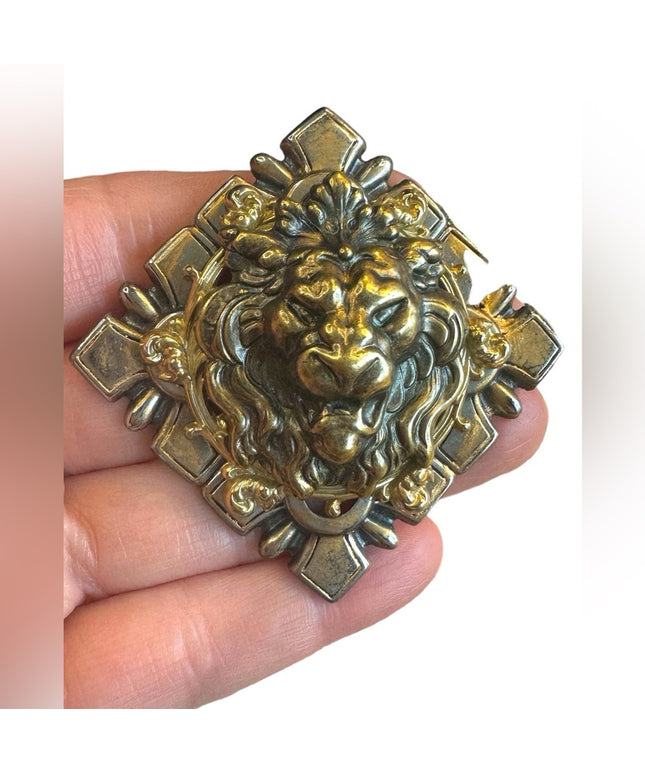 Large vintage 1950s  antiqued look LION brooch