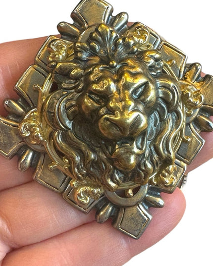 Large vintage 1950s  antiqued look LION brooch