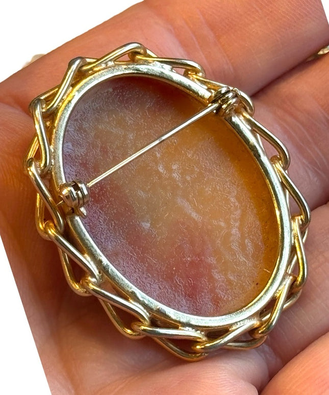 Vintage resin cameo detailed shell look brooch gold bezel