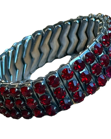 Lovely vintage 1960s red crystal stretchy bracelet