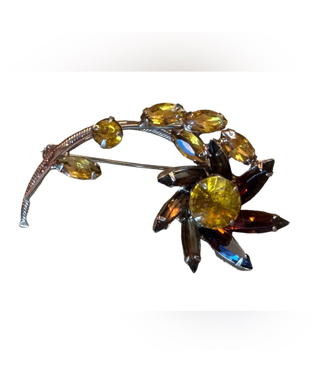 Lovely vintage gold finish amber crystal 1950s flower brooch