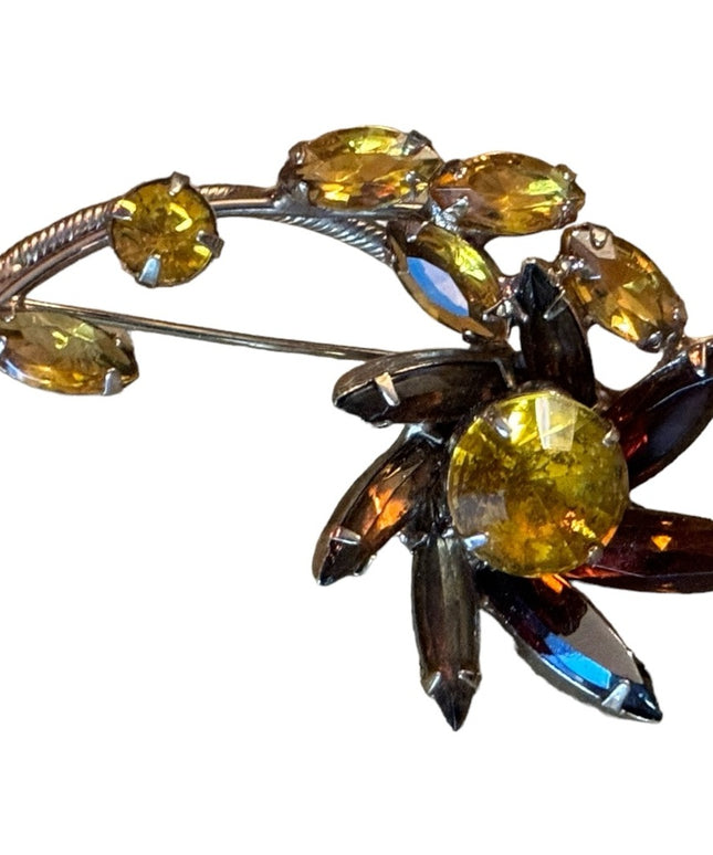 Lovely vintage gold finish amber crystal 1950s flower brooch