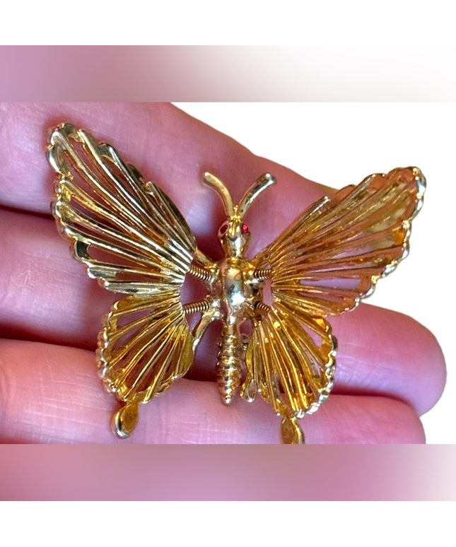 Vintage 1970s gold plt fluttering butterfly brooch