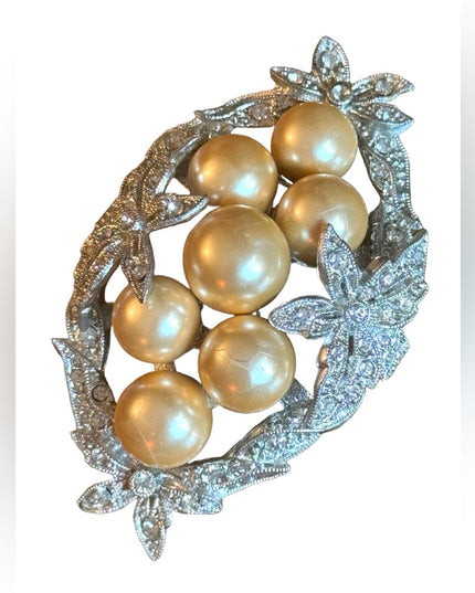 Vintage 1940s Faux pearl large rhinestone flower ornate brooch silver finish