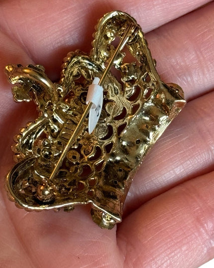 Lovely vintage 1970s crystal Crowm majestic gold finish brooch