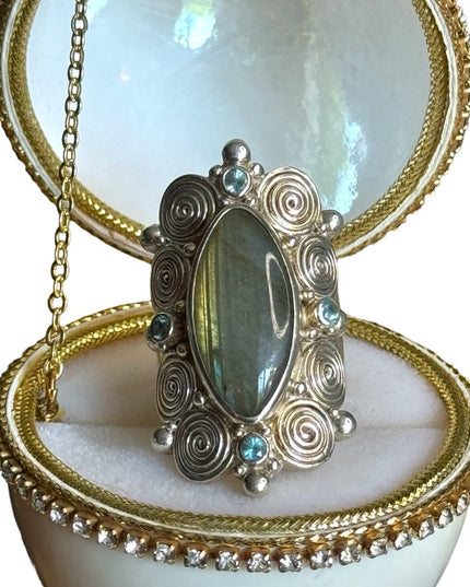 Sajen sterling silver 925 Labradorite & peridot swirl elongated deaigner ring