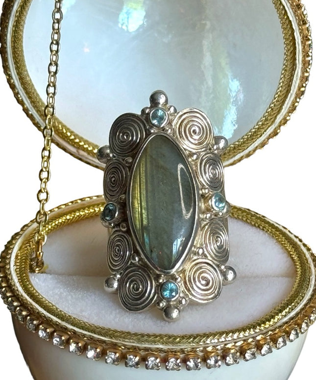 Sajen sterling silver 925 Labradorite & peridot swirl elongated deaigner ring