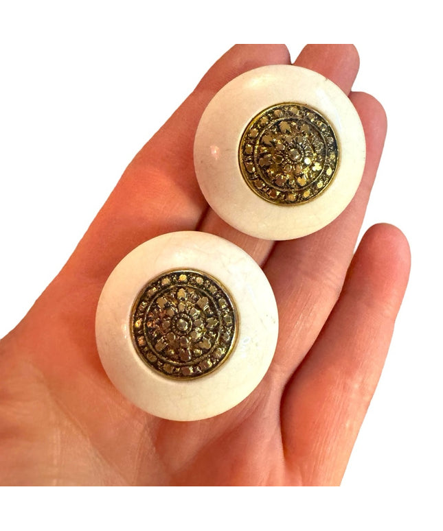 Vintage 1960s Italy white resin with gold marcasite effect clip on earrings