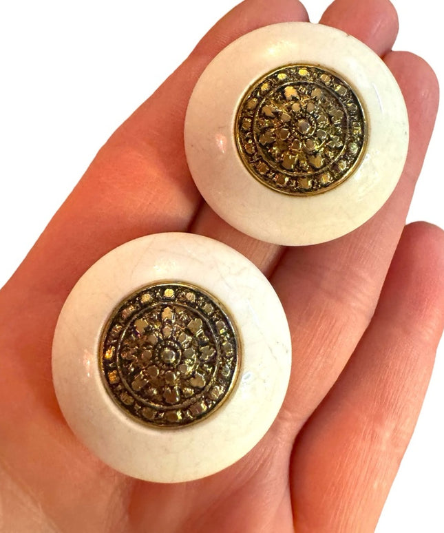 Vintage 1960s Italy white resin with gold marcasite effect clip on earrings
