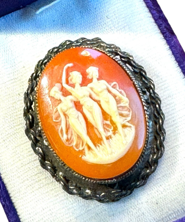 Vintage 1940s Finely made resin early plastic cameo brooch pendant 3 graces