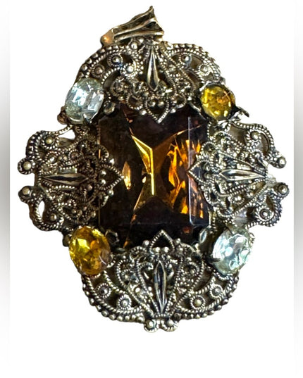 Vintage Estate Unsigned Gold Tone Filigree Metal Amber Rhinestone Glass Brooch