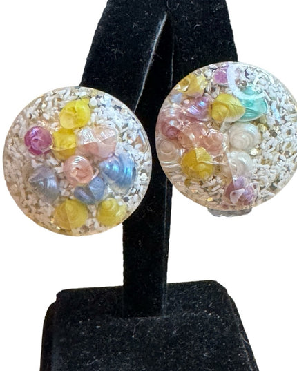 Vintage mid century 1960s confetti resin shell clip on earrings