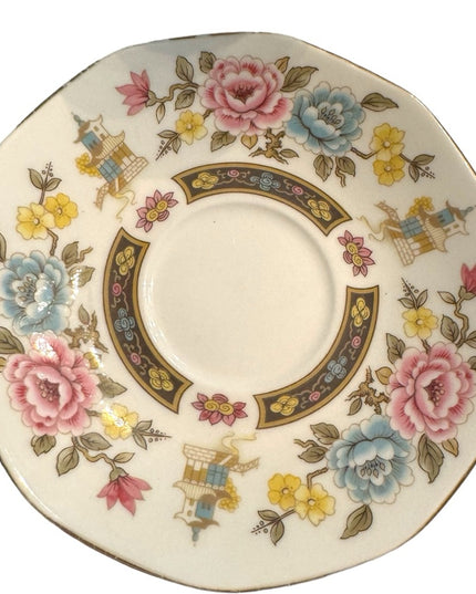 Vintage Queens Cathay bone chine te cup set floral flowers