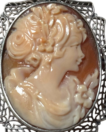 Stunning vintage 1950s  Cameo pendant brooch shell carved filagree design