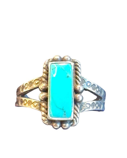 Vintage sterling silve 925 turquoise hammered design Navajo ring