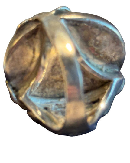 Stunning chunky vintage MOP  statement ring w/ flower design