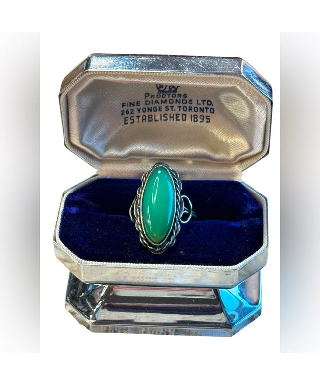 Sterling silver vintage 925 oblong green agate fancy ring