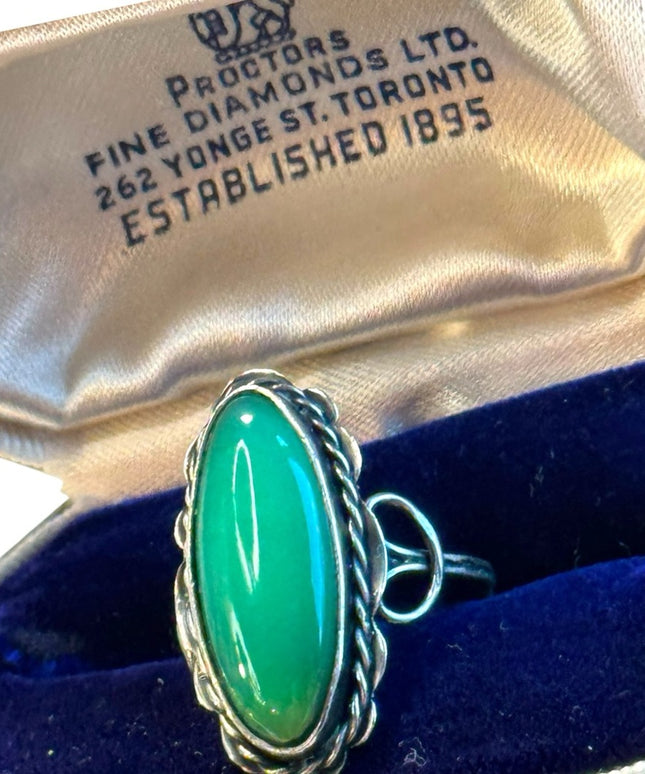Sterling silver vintage 925 oblong green agate fancy ring