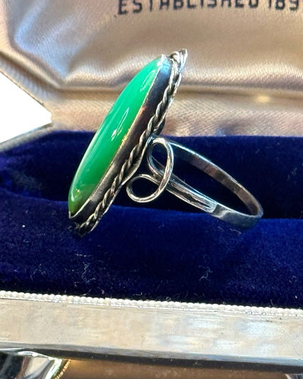 Sterling silver vintage 925 oblong green agate fancy ring