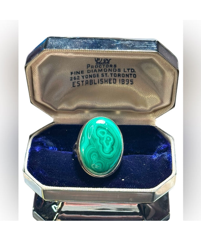 Lovely sterling silver large oval malachite large statement ring