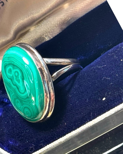 Lovely sterling silver large oval malachite large statement ring