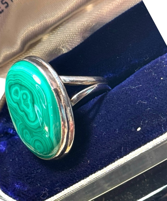 Lovely sterling silver large oval malachite large statement ring