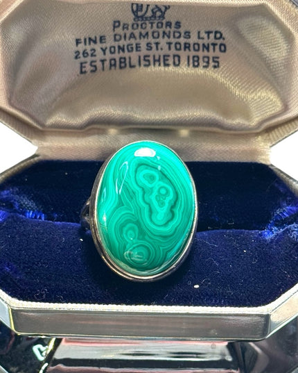 Lovely sterling silver large oval malachite large statement ring