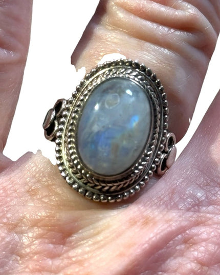 Fancy sterling silver925 oval moonstone irnate scrolled design ring