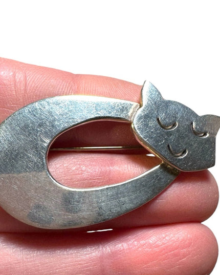 Vintage sleeping Cat brooch sterling ailver 925 Taxco Mexico TC-09