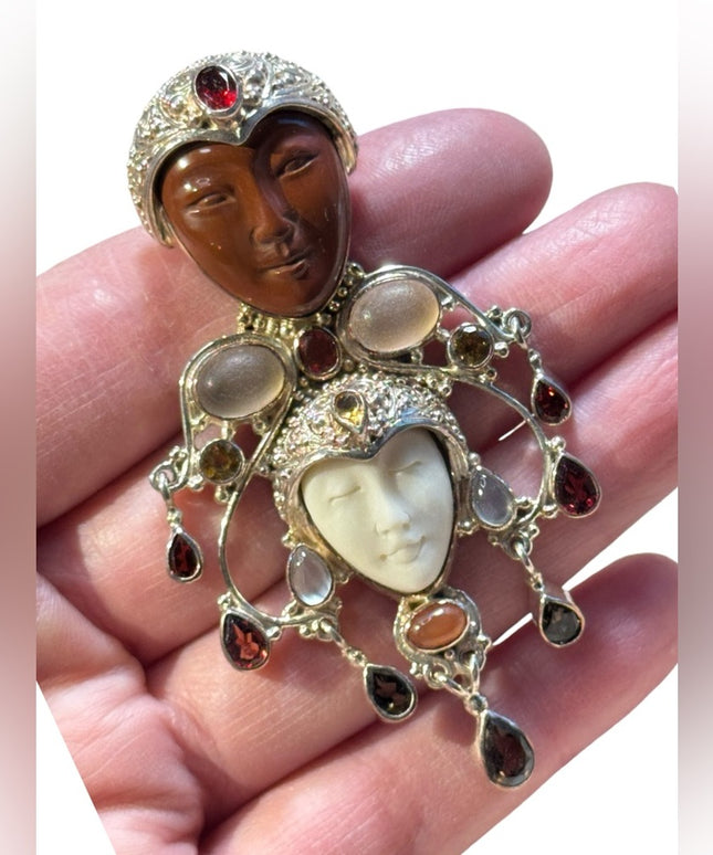 Stunning Sajen 925 Sterling garnet tear drop boneface carved jasper Goddess