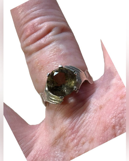 Vintage TE-17 Sterling silver Mexico 925 Green quartz holding hands ring RARE