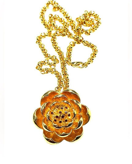 Lovely gold plated Ivana Trump ruby crystal flower necklace pendant brooch
