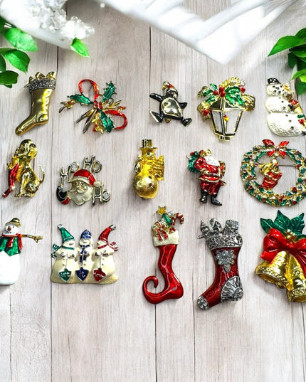 Lot of Christmas holiday brooches 15 pcs