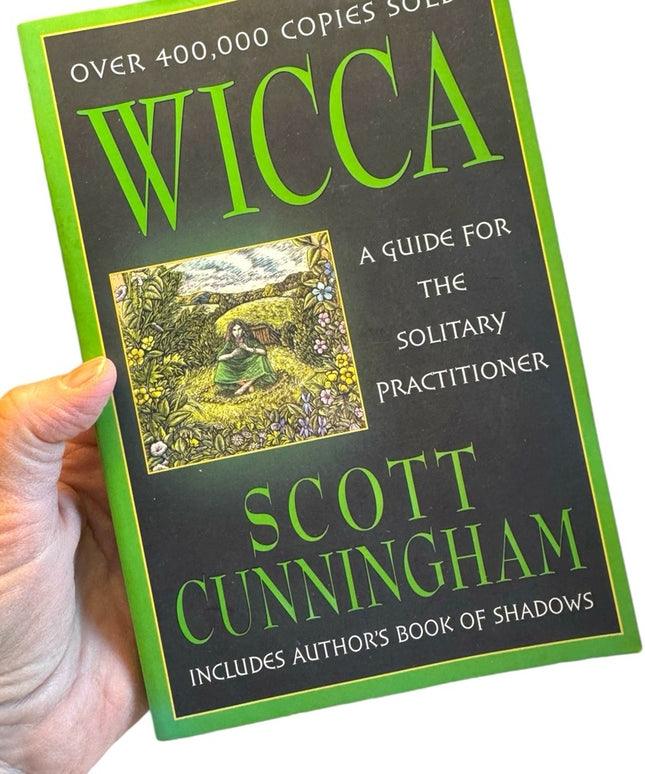 Scott Cunningham
Wicca: A Guide for the Solitary Practitioner Witchcraft
