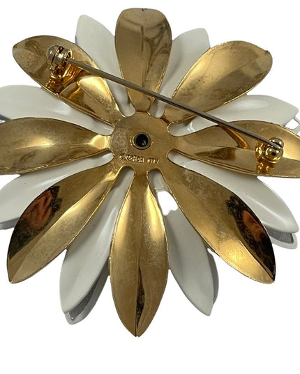 - Vintage Sarah Coventry white gold metal flower brooch white enamel water…