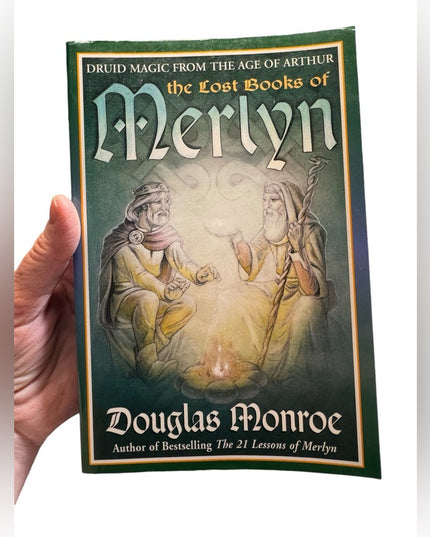 Douglas Monroe
The Lost Books of Merlyn: Druid Magic from the Age of Arthur SC
