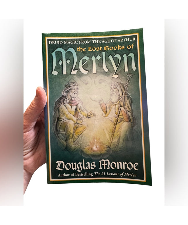 Douglas Monroe
The Lost Books of Merlyn: Druid Magic from the Age of Arthur SC