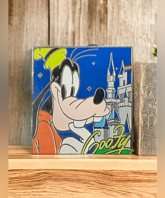 Goofy Signed Magic Kingdom Castle Disneyland Trading pin brooch