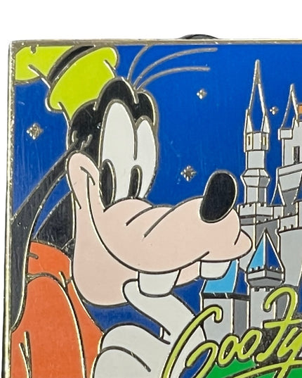 Goofy Signed Magic Kingdom Castle Disneyland Trading pin brooch