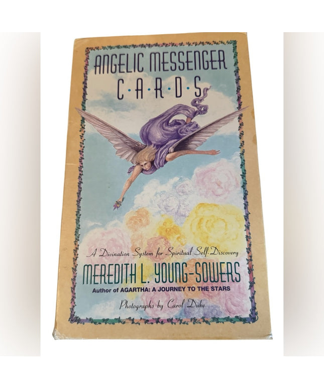 Angelic Messenger Cards: A Divination System for Spiritual Discovery
 Oracle oop