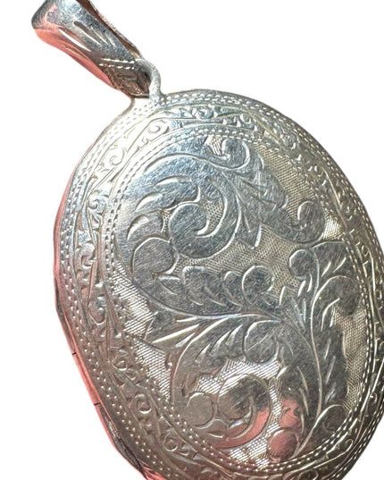 Stunning Vintage Siam Sterling silver 925 Goddess Large pendant locket etched