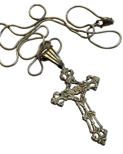 Vintage 20” sterling silver rooe chain with ornate cross religious